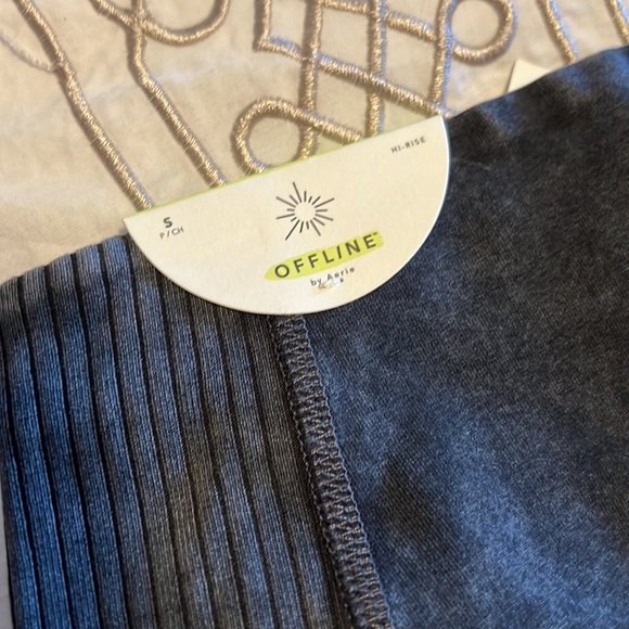 OG hi-rise pocket legging. Size small, brand new - Picture 4 of 5